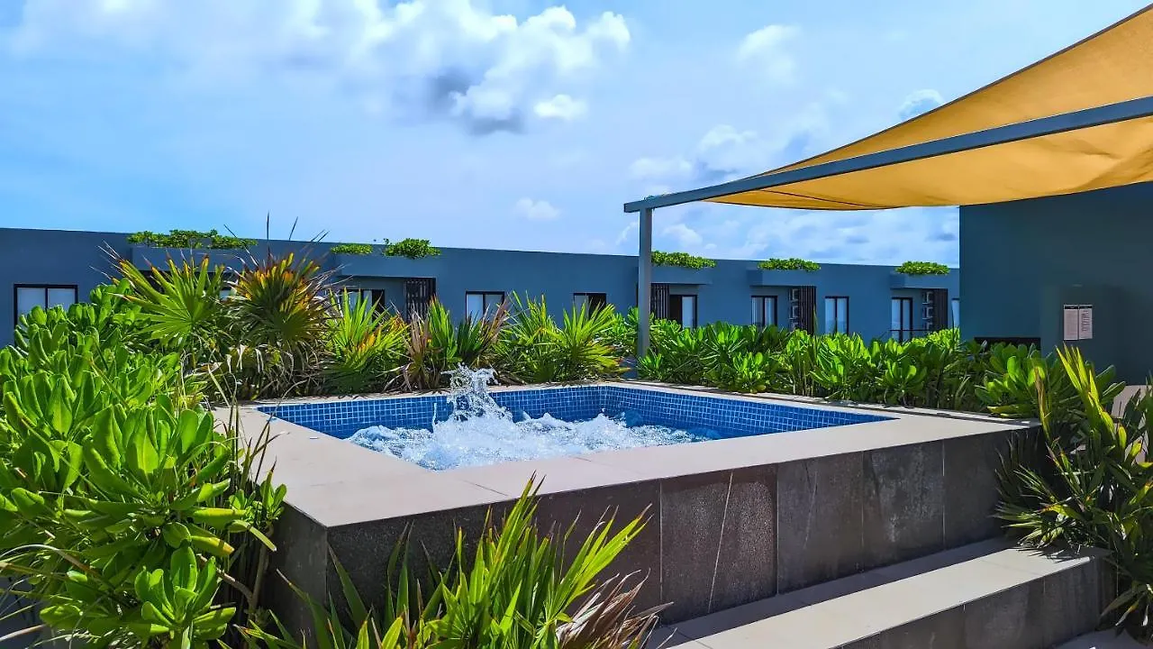 Riviera Home - New 2Br Condo W. Big Pool & Jacuzzi Playa del Carmen Daire